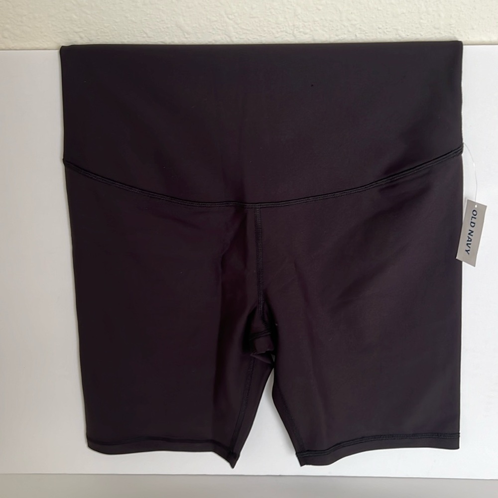 NWT Old navy maternity shorts size Medium